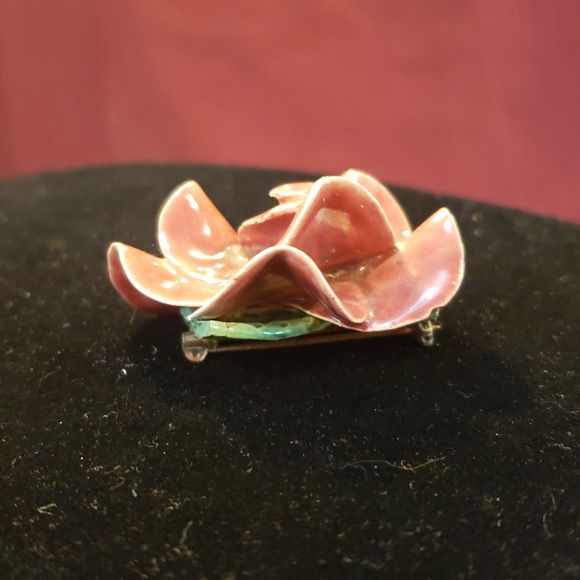 Vintage Unsigned Ceramic Rose Flower Brooch Pin Opening Petals Of Soft Red Rose - Picture 4 of 10
